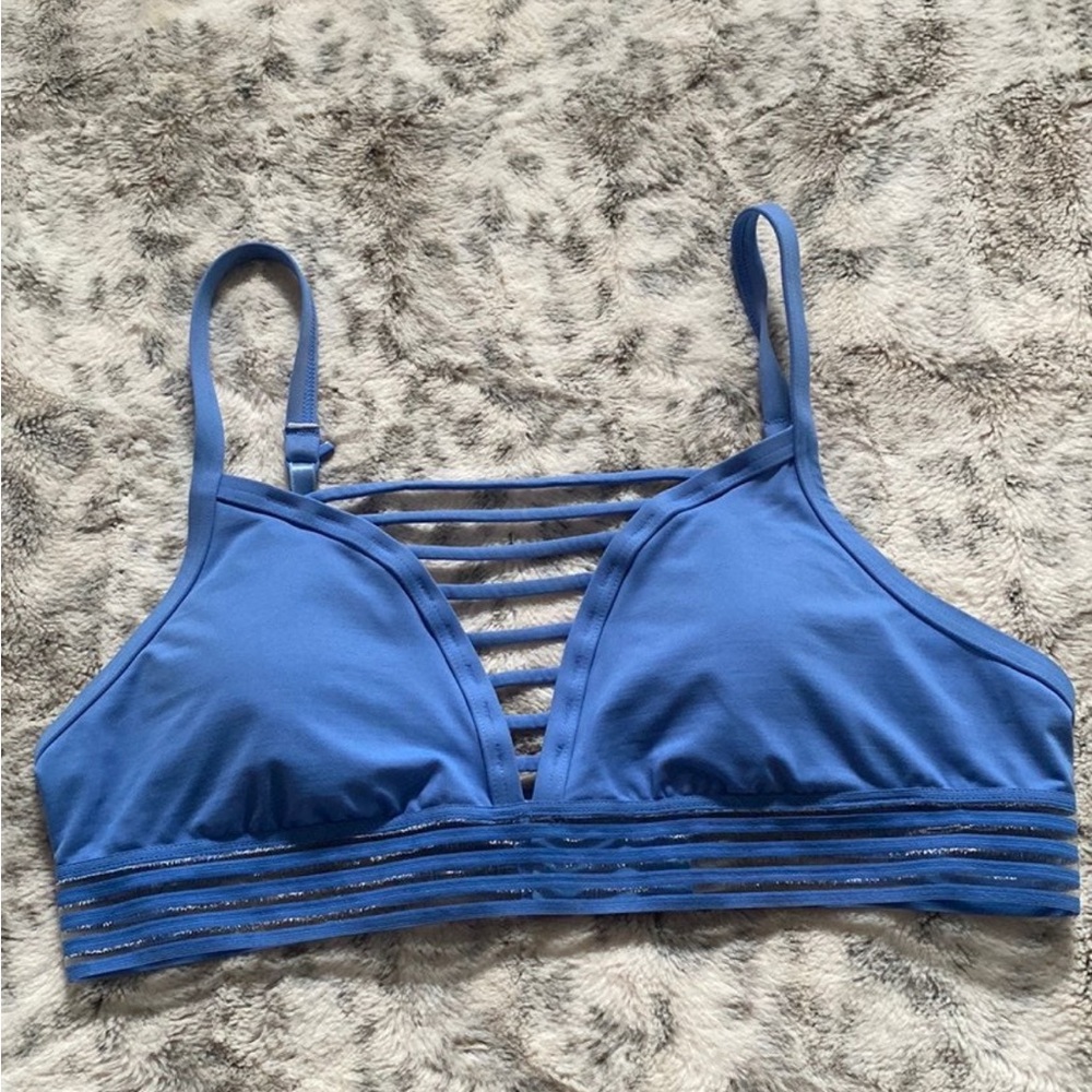 Pink Victoria's Secret ultimate lightly padded sports bra size medium